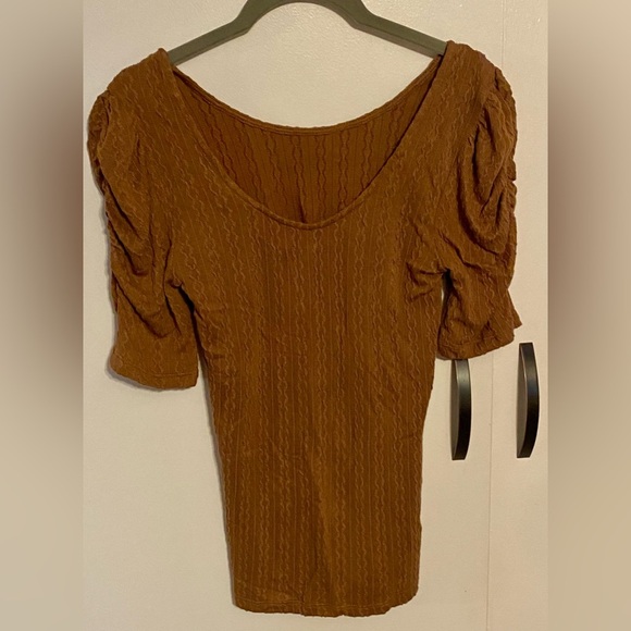 Buckle Good Luck Gem Short Sleeve Top, XS - Picture 2 of 5